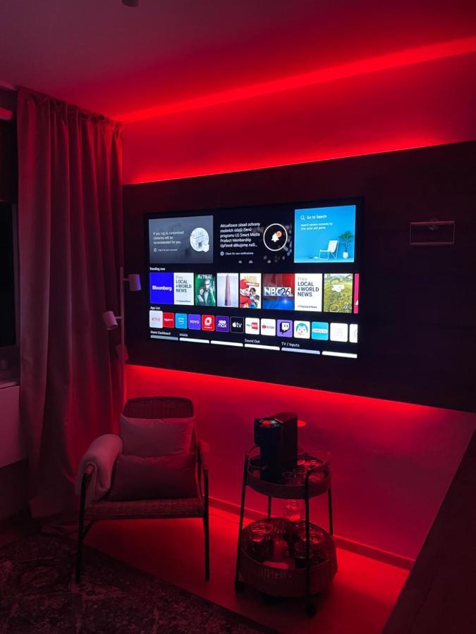 De Luxe Apartment, Wifi, Tv 65" Prag Dış mekan fotoğraf